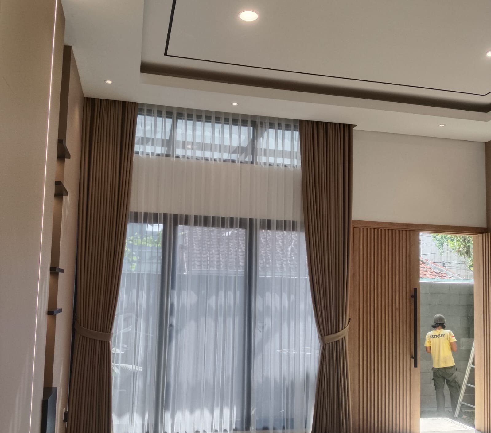 Pemasangan Tirai Minimalis